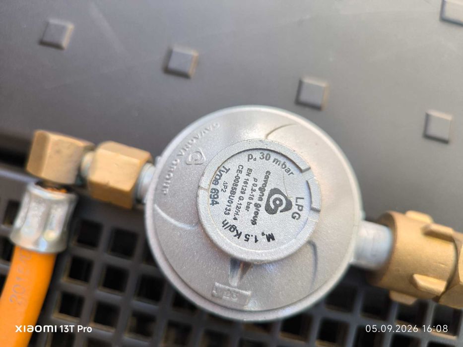 Продавам хладилник DOMETIK  40 l 12v 220v и газ