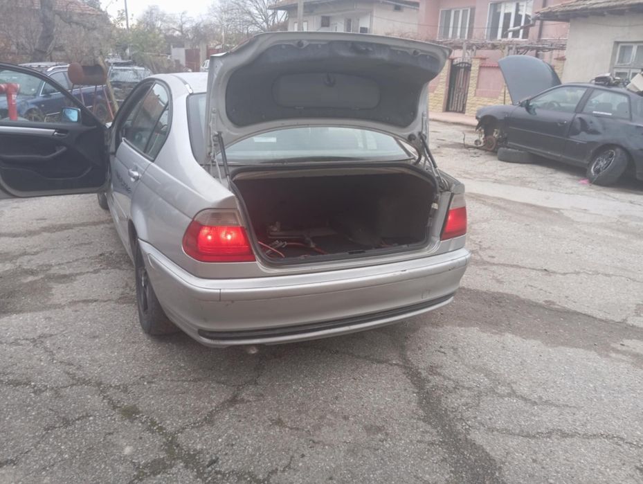 Продавам BMW E46 2.0 136 На Части