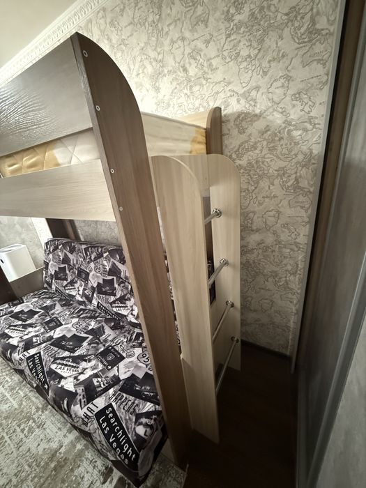 Детская кровать + диван