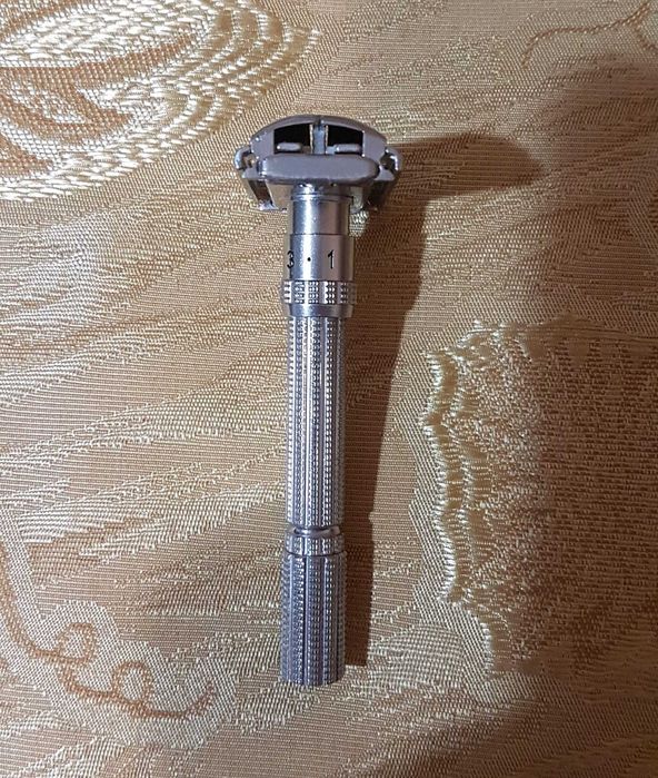 Продавам самобръсначка модел: Gillette Slim Adjustable