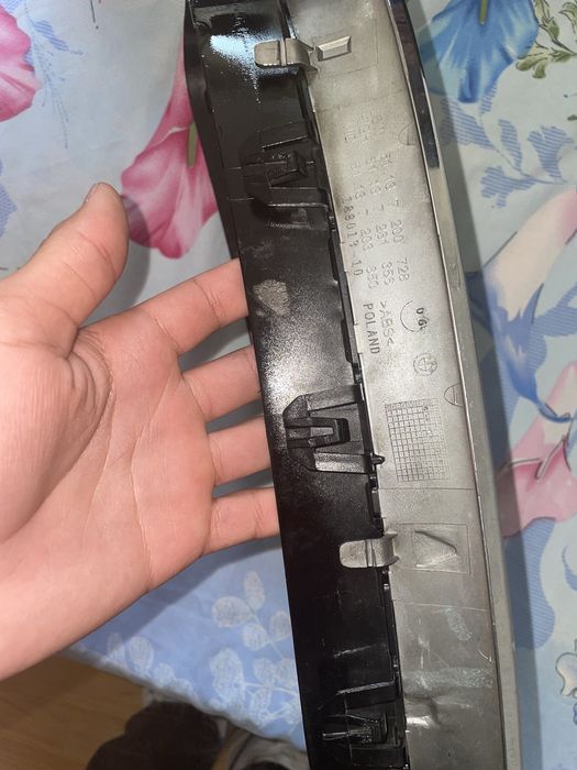 Grile frontale auto + inserții decorative M – aspect sport premium