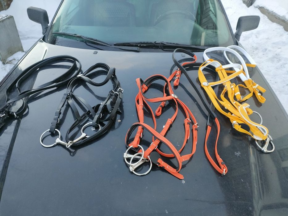 Продам новую уздечку гелевую