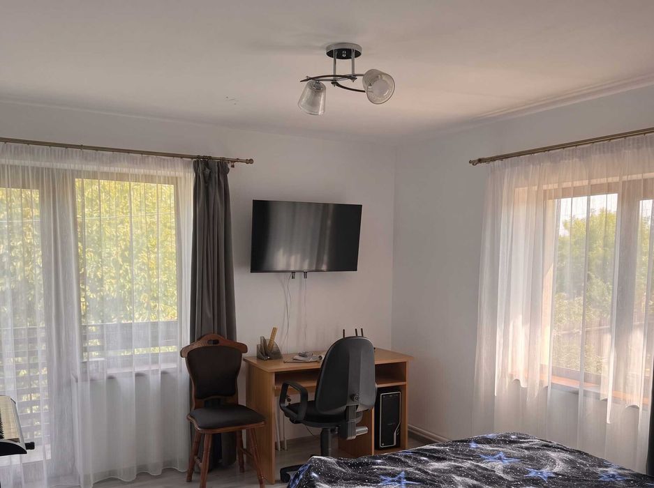 Casă P+1 mobilată, 4 dormitoare, curte 2.194 mp, oază de liniște