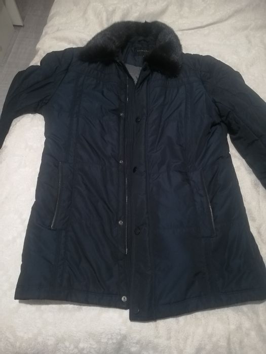 Прдам зимнью куртку