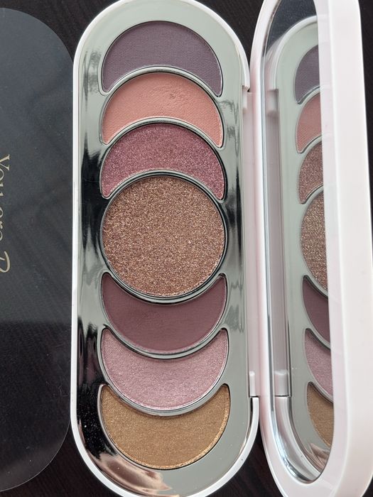 Rare Beauty   Discovery eyeshadow palette