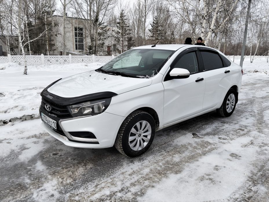 Продам Весту в хорошем состоянии