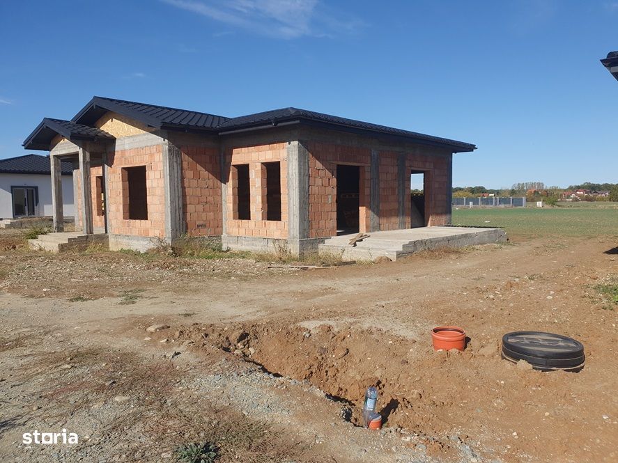 Vila Balotesti, padure,'la rosu',bransata la utilitati 99000 euro