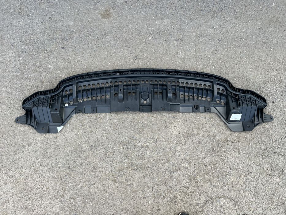 Пластиковая защита бампера Toyota Corolla с 2013 по 2018