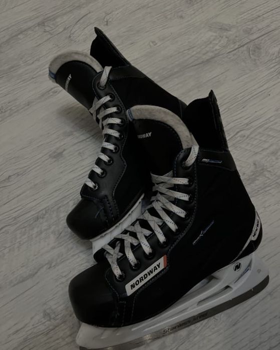 Продам  Коньки Nordway 300