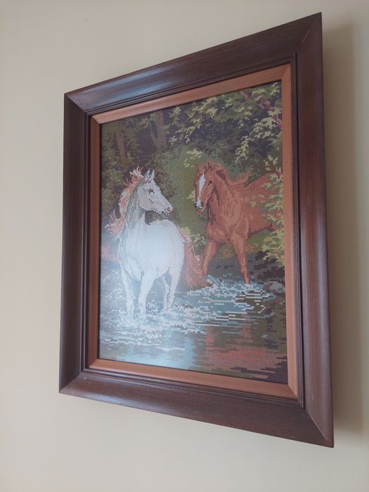 Гоблен "Коне в реката"