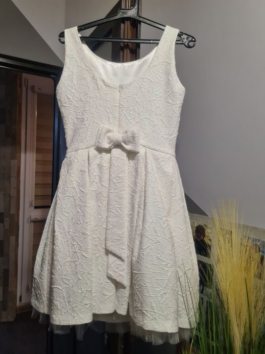 Рокля за повод..