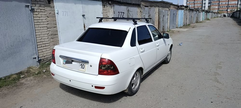 Продам Приора Люкс