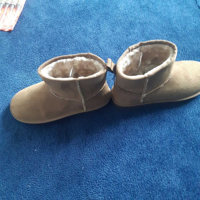 Ghete  stil UGG maro unisex 42 noiH&M piele intoarsa maro jumate pret