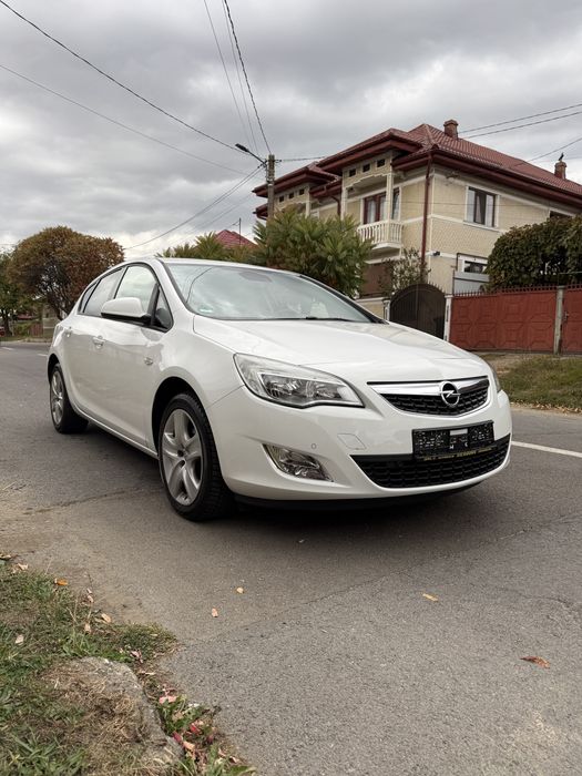 OPEL Astra 2011 — imagine 3