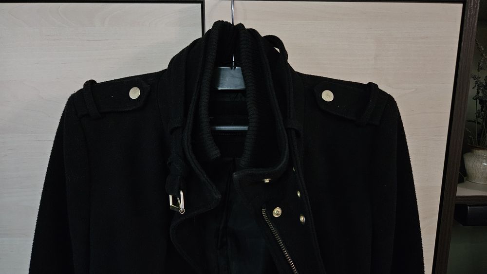 Palton negru Yessica C&A