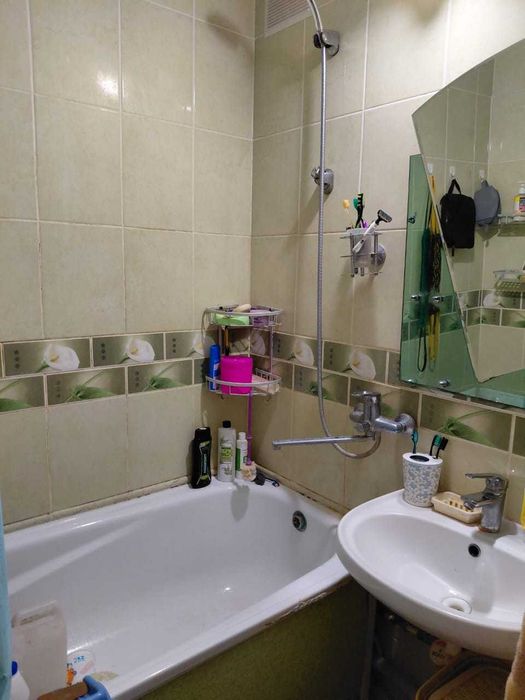 продам 3 комнатную