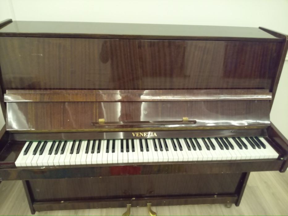 Пианино VENEZIA.
