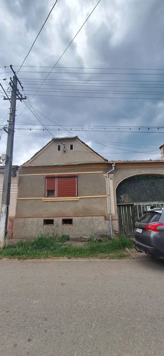 Casa + teren de vanzare in Sat Sangatin