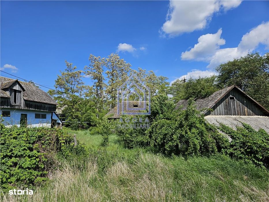 Suceava, Draguseni, teren cu casa batraneasca,   langa troita
