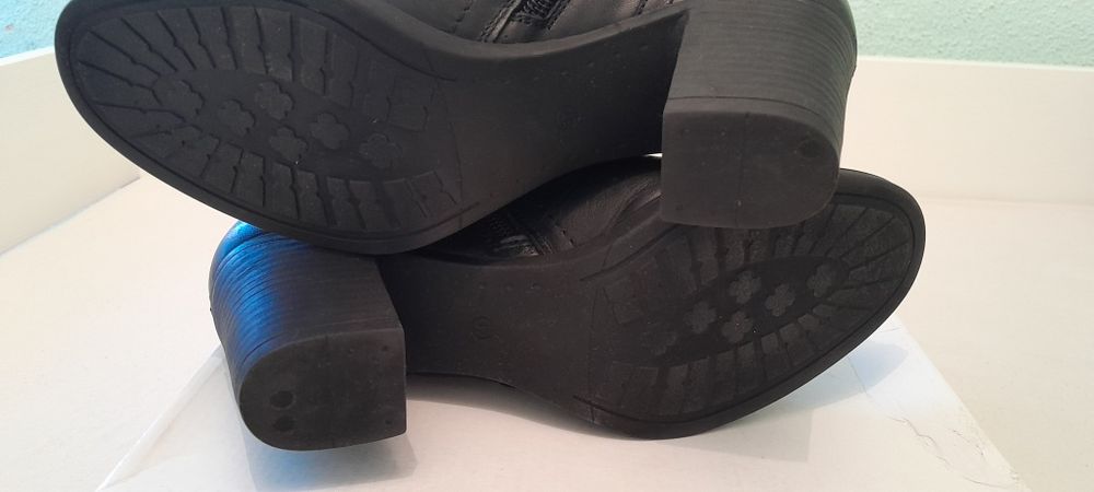 Ghete/botine piele naturală, marimea 37