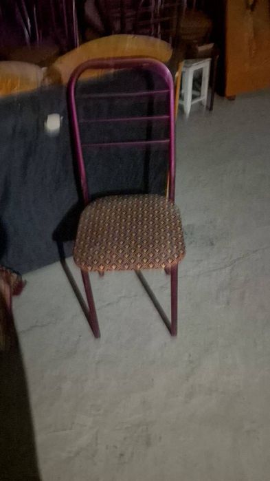 Stul sotiladi narxi 100ming kelishiladi