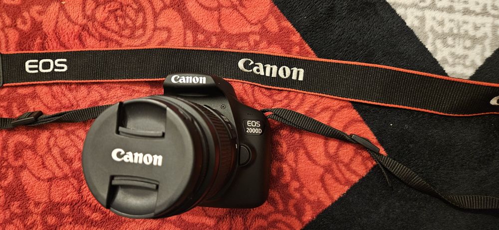 Canon 2000D,că nou 18-55 și 50mm,încărcător,geanta dedicata