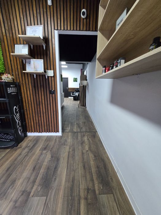 Salon înfrumusețare de vânzare – 80 mp – vad stradal – complet utilat