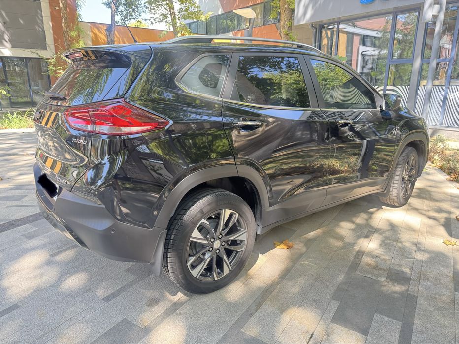 Tracker premier пробег 23.000 km состояние идеальное