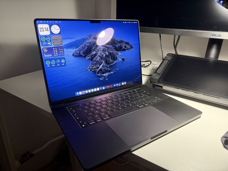 Macbook Pro 16 inch M4 Max