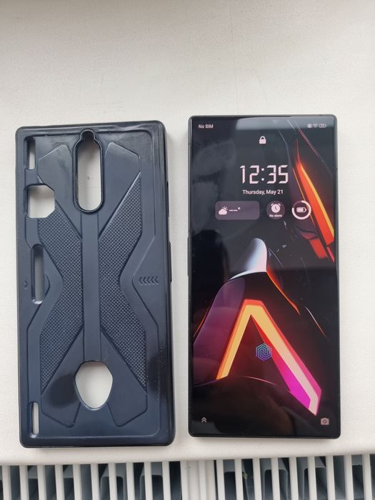 Vand Nubia ZTE Redmagic 8 Pro / 16GB + 10GB RAM /512GB, full box /arată ca si nou