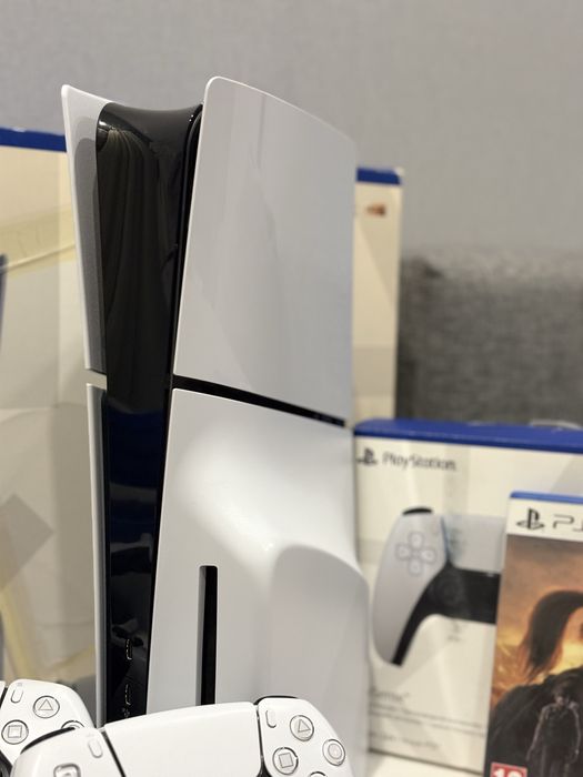 PlayStation 5 slim с дисководом 2 джойстика 200+игр