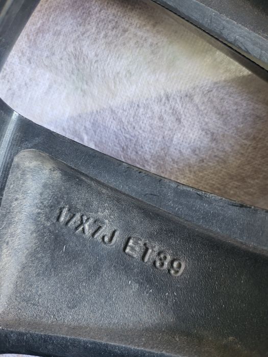 Продам комплект диски R17