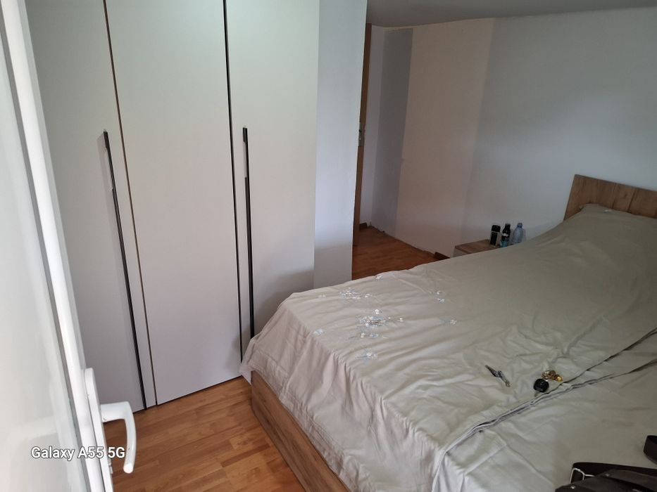 Vând casă în Câmpulung Muscel 3 camere și teren 1320 mp