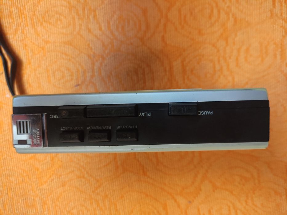 Магнитофон "SANYO".