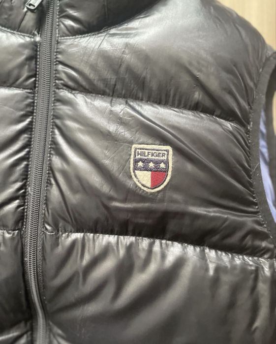 TOMMY HILFIGER / мъжки пухен елек M