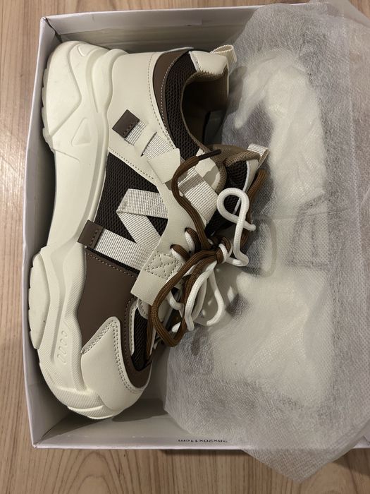 Дамски спортни маратонки