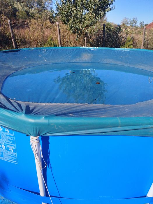 Vând piscină rotundă