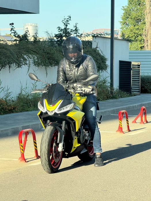 Motocicleta naked Aprilia Tuono 660