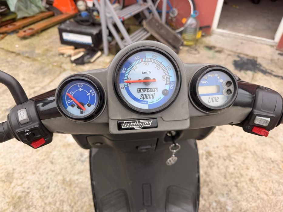 Motoreta Malaguti F12
