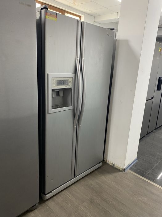 Хладилник Side-by-side Samsung RS21DASM 532 l