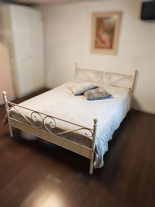 Метално винтидж легло