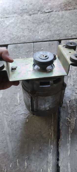 Продам двигатель асинхронный двигатель