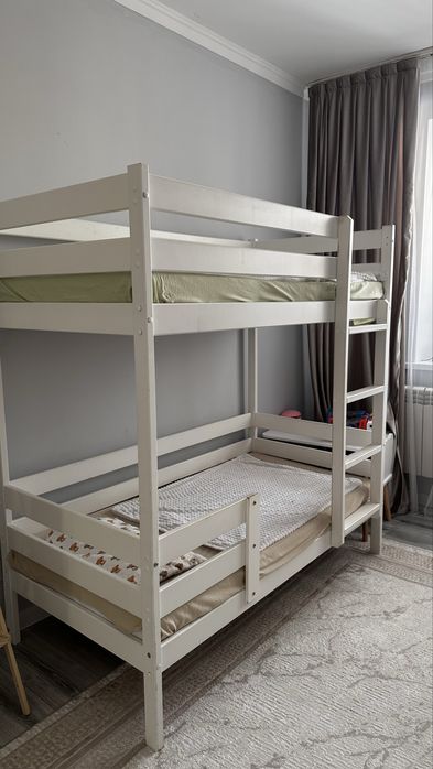 Двухярусная кровать