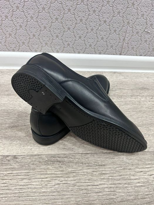 Продам новые туфли 42 размера