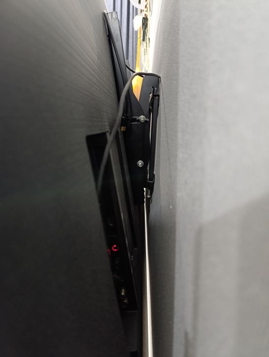 Продам смарт телевизор