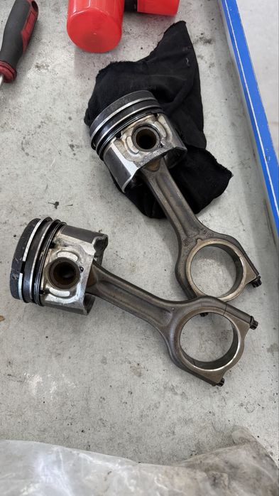 Продавам две бутала за 1.6 HDI