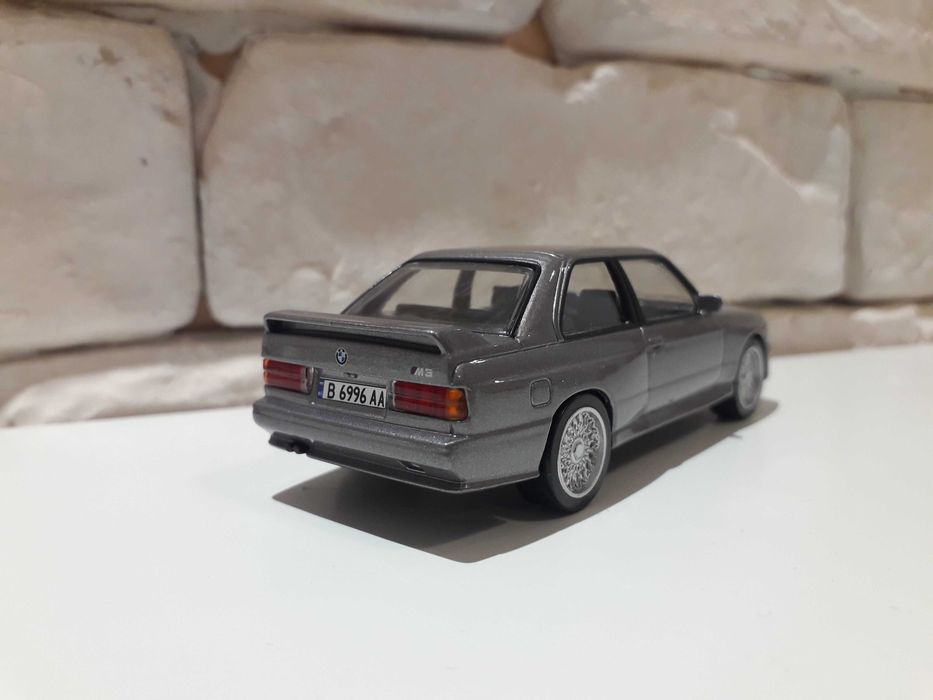 1:43 BMW M3 E30 - с рег. номер по избор - за колекция и подарък