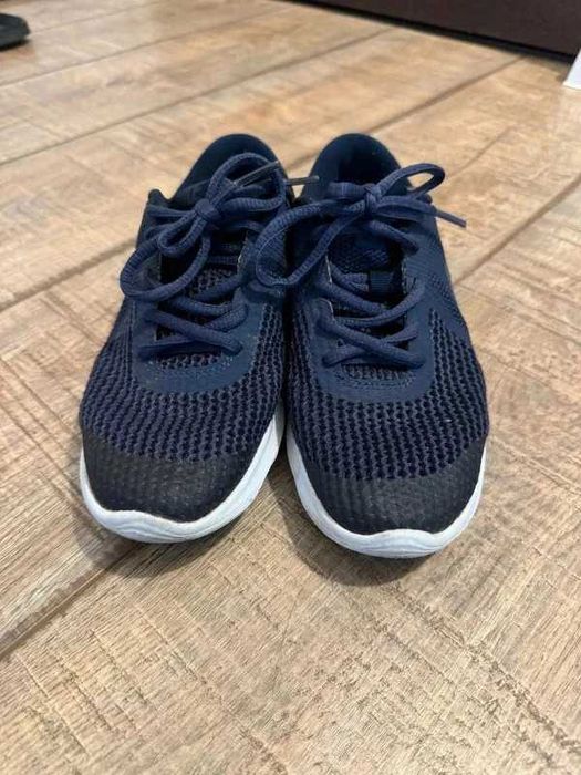 Lot 2 perechi de adidasi dama, Nike si Asics