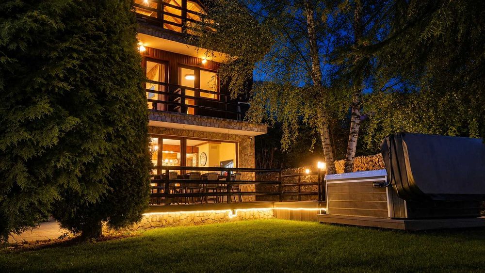 Cazare Azuga | Iris Chalet | 12 persoane | Jacuzzi | Pârtia Sorica