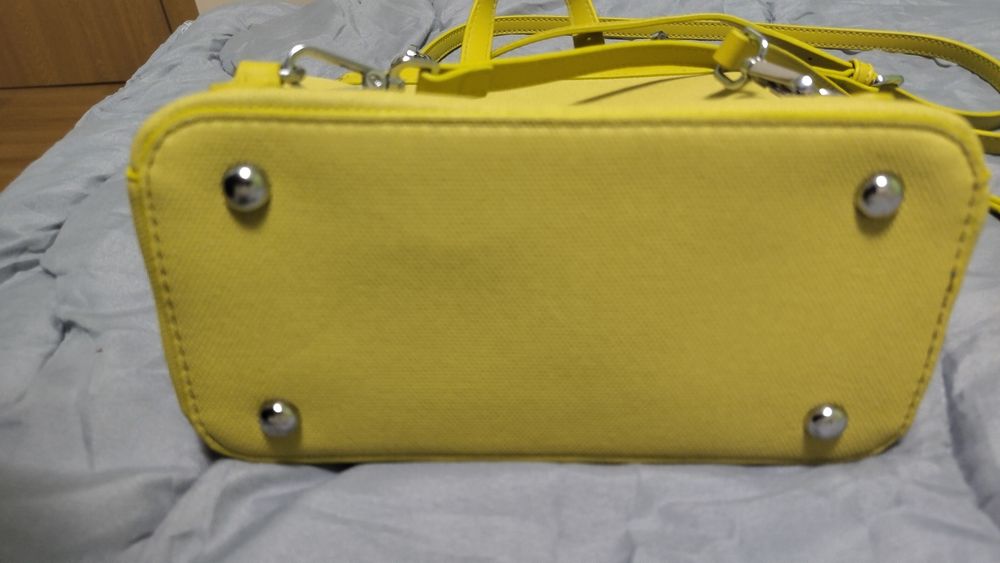 Дамска чанта-раничка